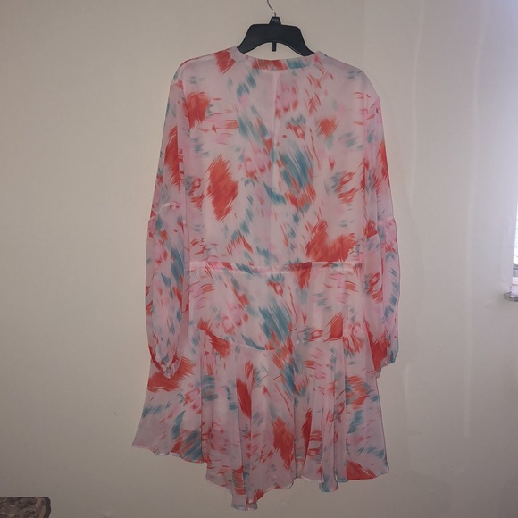 “Beautiful Dress” - Picture 2 of 3